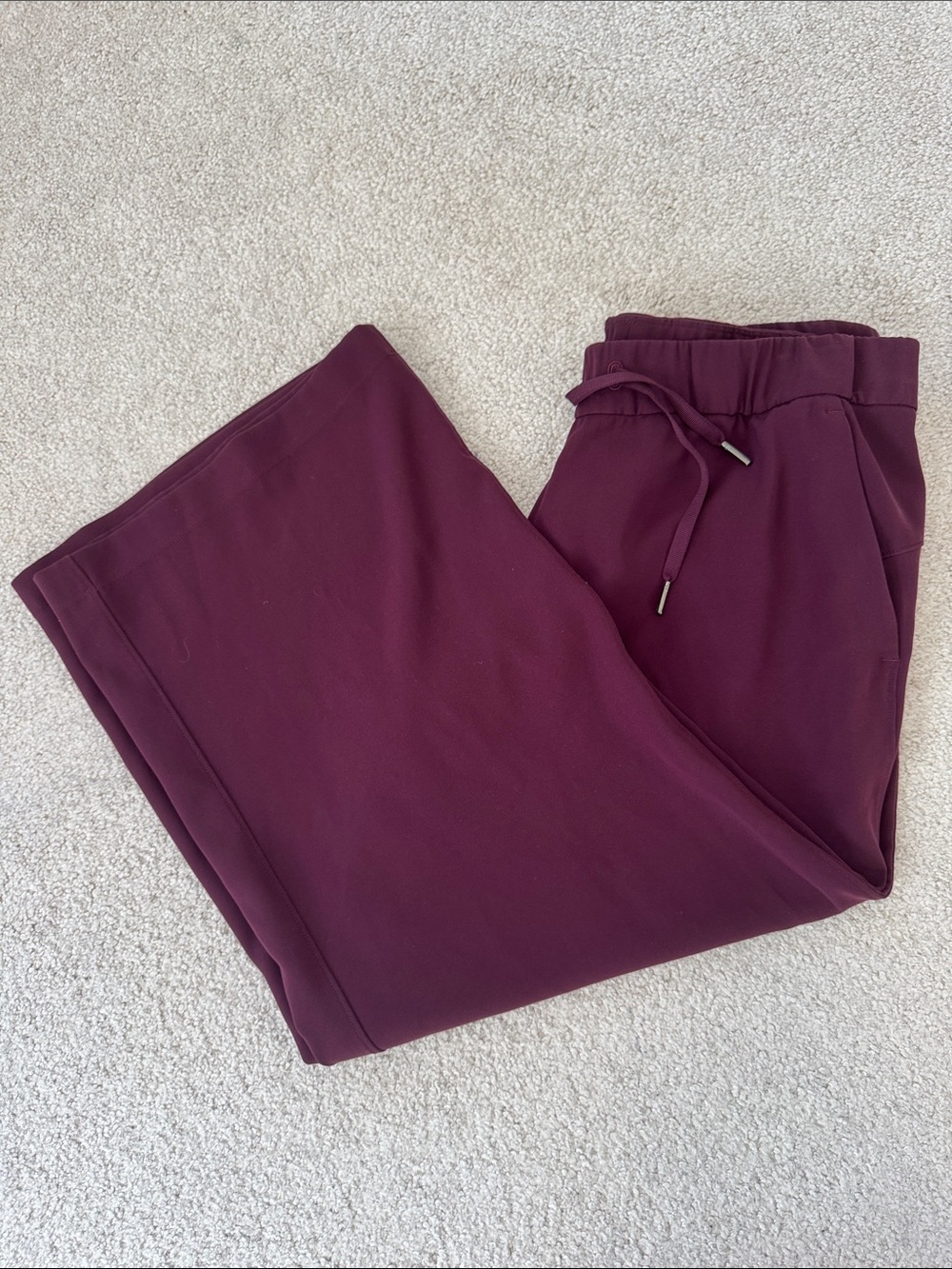 lululemon On The Fly Wide Leg Crop Flowy Pants 25" Burgundy Sz10